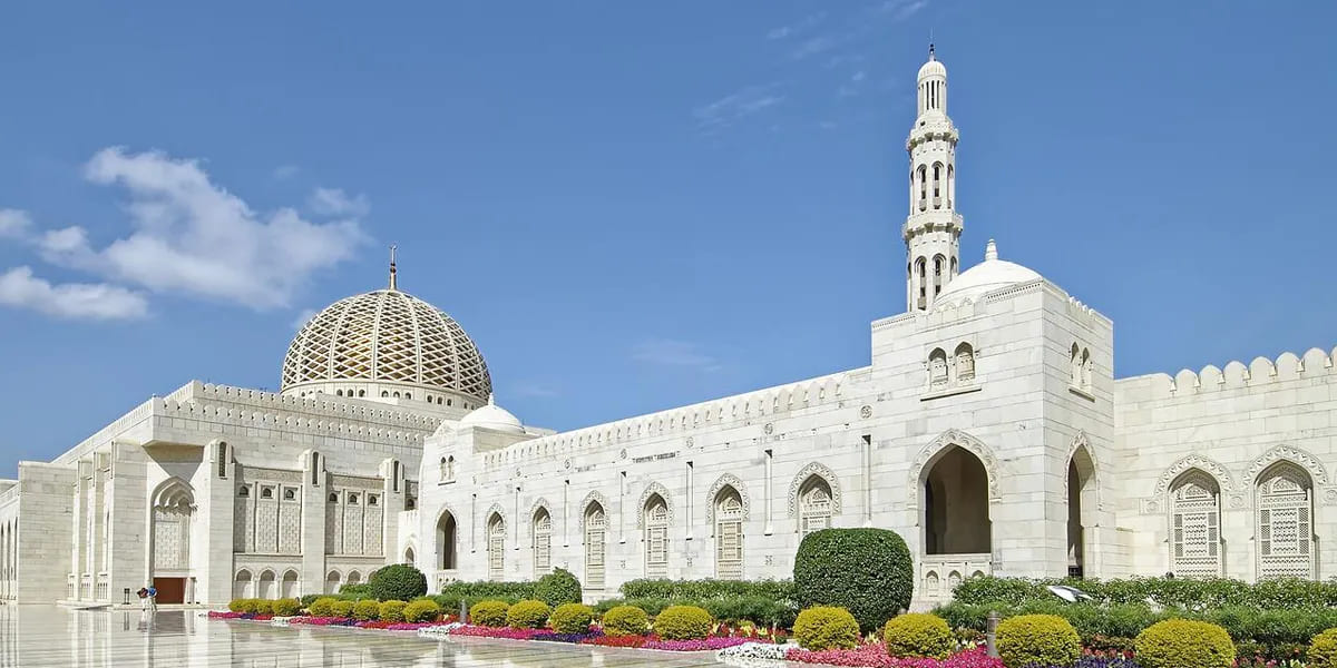 sultan qaboos grand mosque historical place in oman
