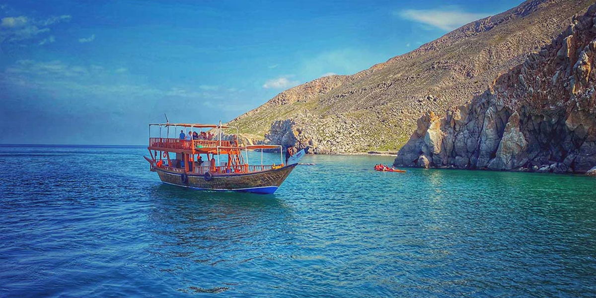 cruising the musandam peninsula adventurous things to do in oman instaomanvisa