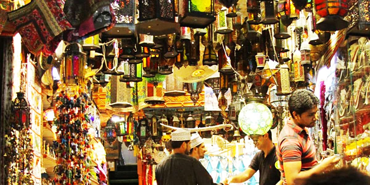 shopping spree at muttrah souk best things to do in oman instaomanvisa
