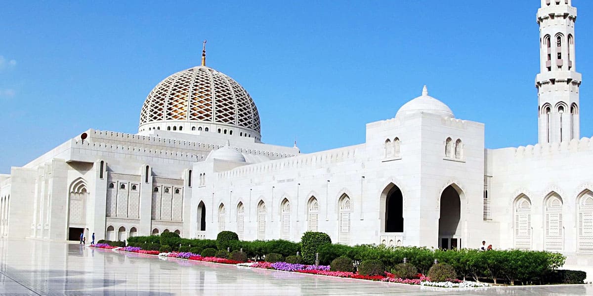 visit to sultan qaboos grand mosque best things to do in oman instaomanvisa